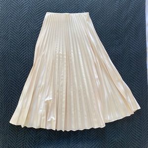 Pleated high waisted midi skirt